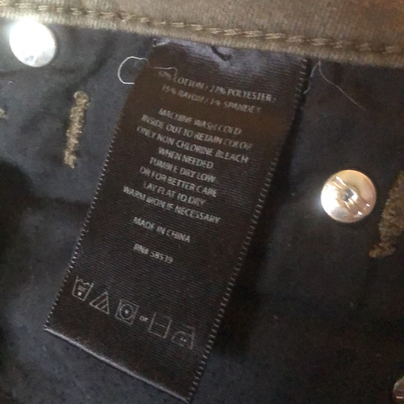 Kut from Kloth Diana skinny Jean in a sage green - Picture 5 of 5